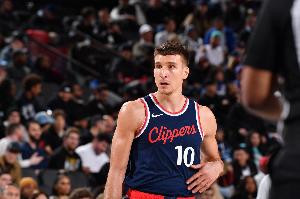 半岛体育APP-️我跟卢磨合好了！博格丹神射模式16分正负值+20全场第1