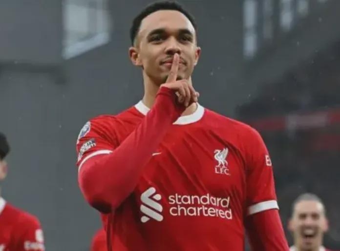 半岛体育APP-婉拒曼城，皇马球星仍想留队，处境艰难却仍表态：不愿去英超